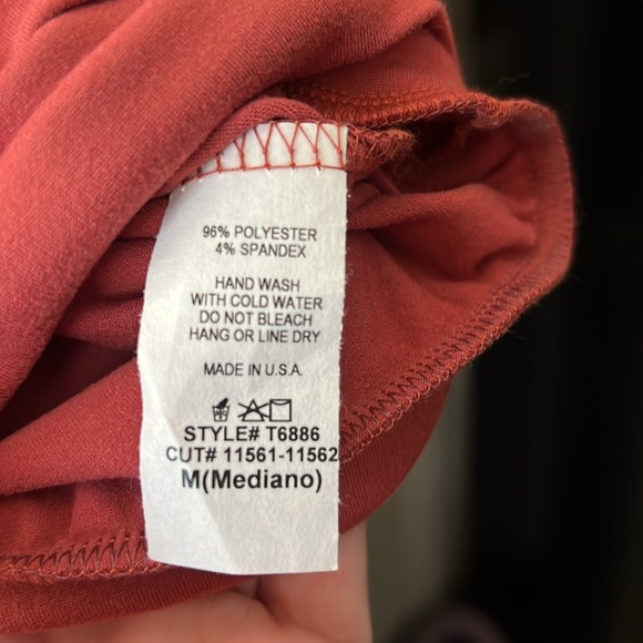 NWOT Blumin Apparel Sweatshirt - Picture 6 of 6